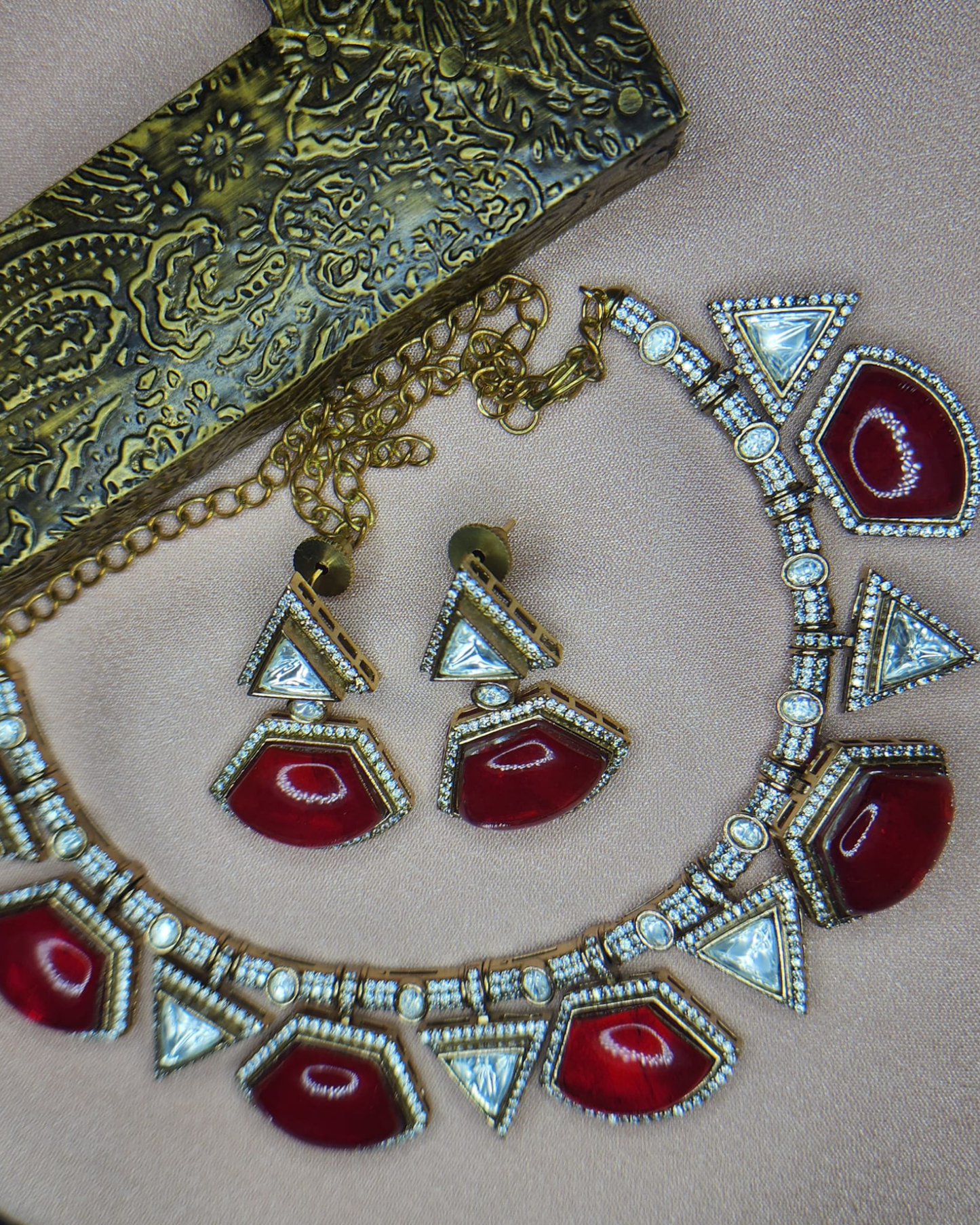 Pota Stone with Moissanite Hasli