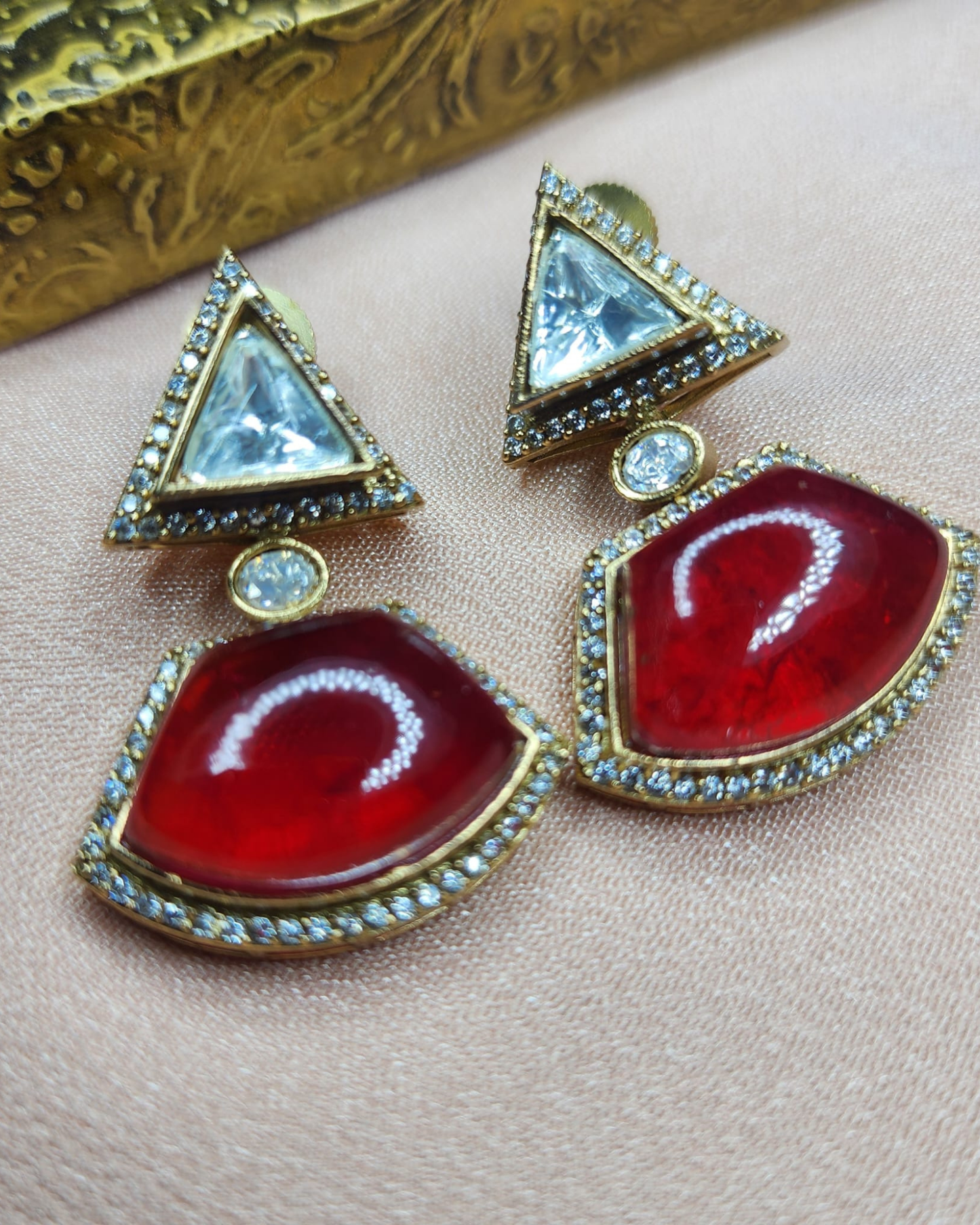 Pota Stone with Moissanite Hasli