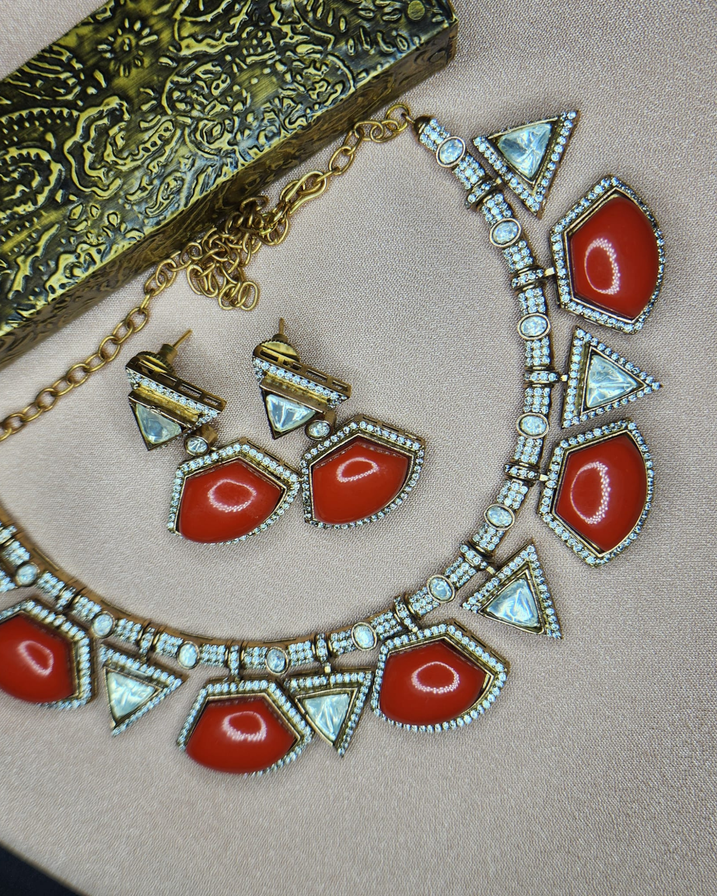 Pota Stone with Moissanite Hasli