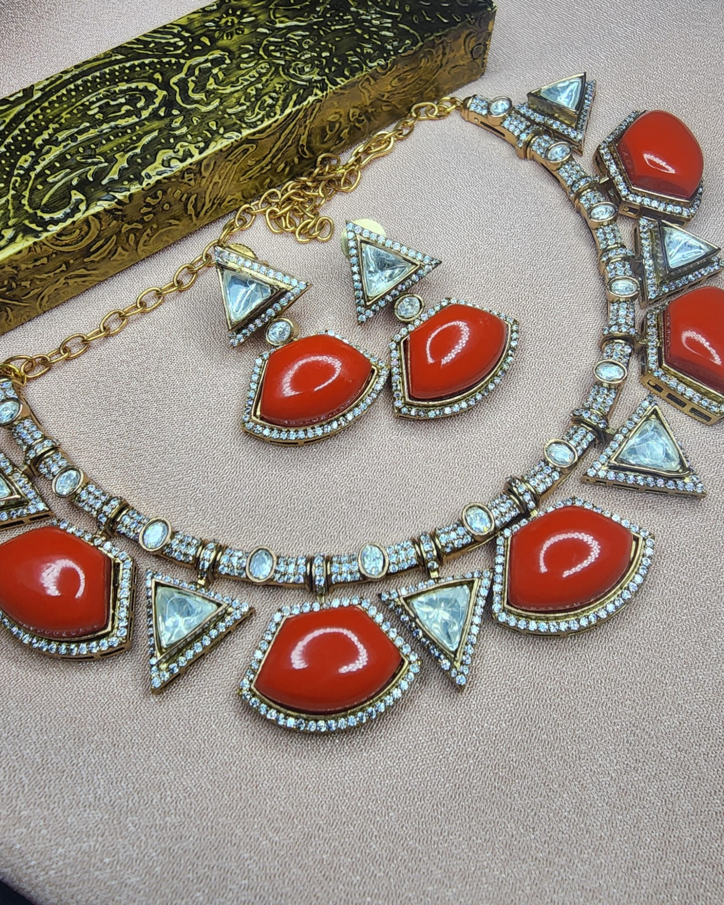 Pota Stone with Moissanite Hasli Necklace