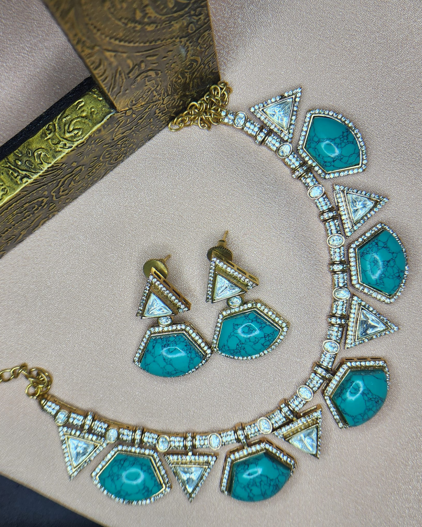 Uncut Polki Moissanite Hasli Necklace Set