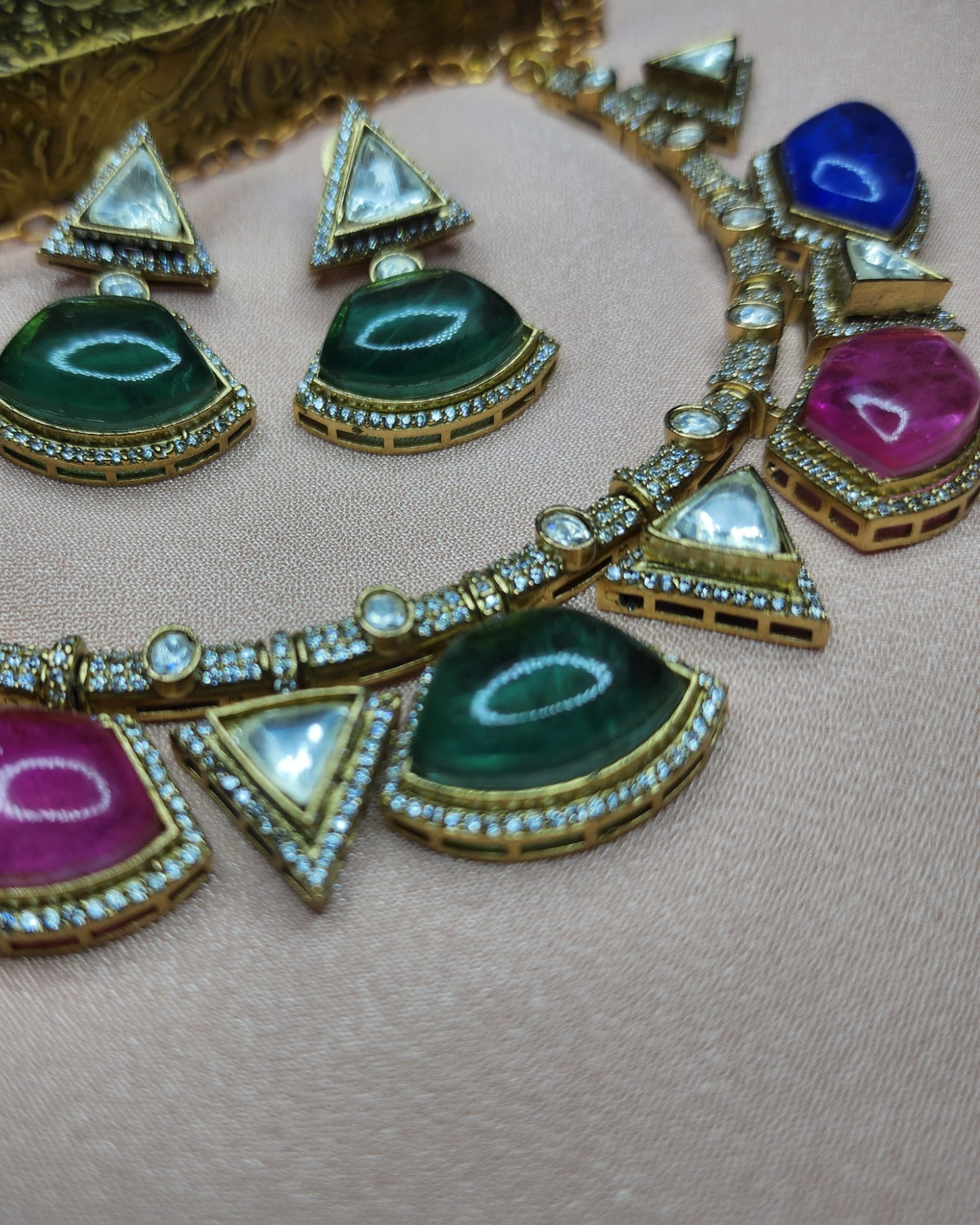 Moissanite and Doublet pota Stone Necklace