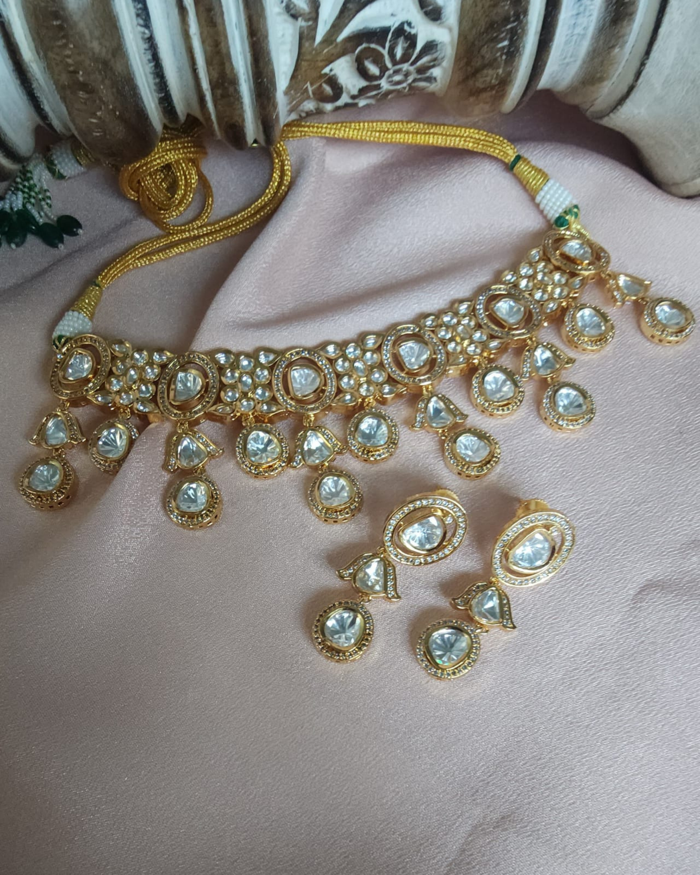 Tyaani Kundan Gold plated Choker set