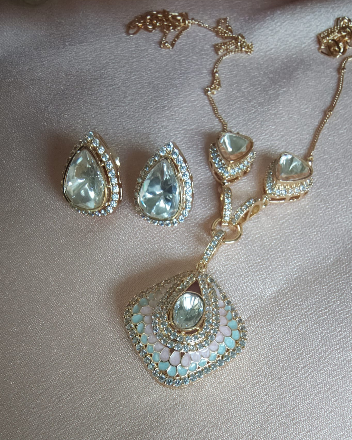 Moissanite Kundan German meenakari Pendant set